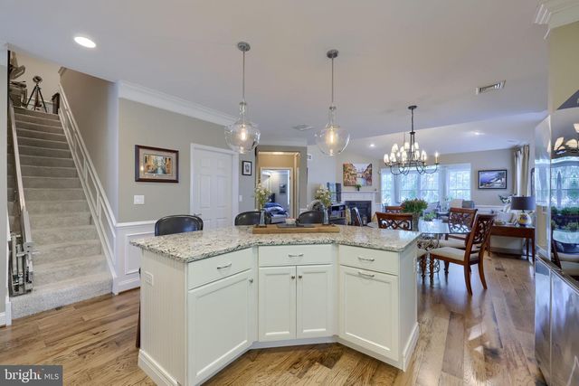 1068 CONSTITUTION DR, Lititz, PA 17543