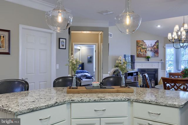 1068 CONSTITUTION DR, Lititz, PA 17543