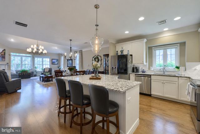 1068 CONSTITUTION DR, Lititz, PA 17543