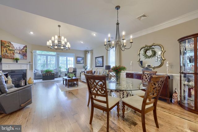 1068 CONSTITUTION DR, Lititz, PA 17543