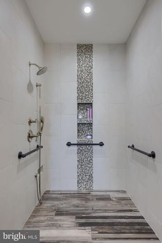 1068 CONSTITUTION DR, Lititz, PA 17543