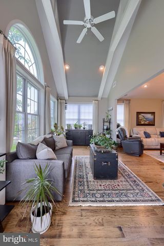 1068 CONSTITUTION DR, Lititz, PA 17543