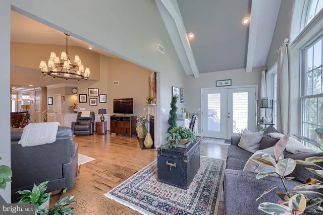 1068 CONSTITUTION DR, Lititz, PA 17543