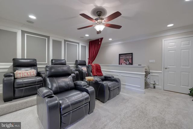 1068 CONSTITUTION DR, Lititz, PA 17543