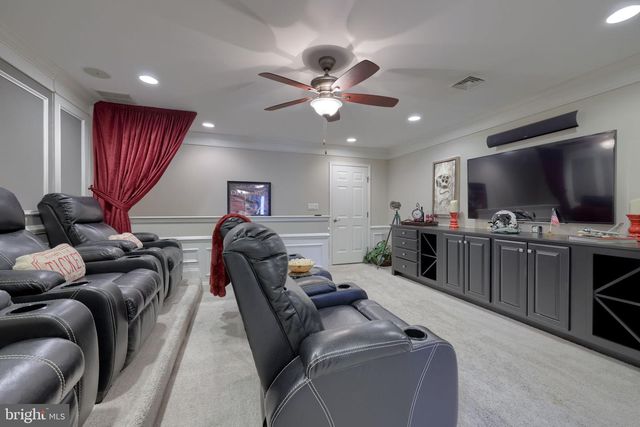 1068 CONSTITUTION DR, Lititz, PA 17543
