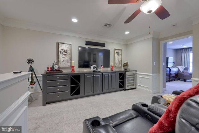 1068 CONSTITUTION DR, Lititz, PA 17543