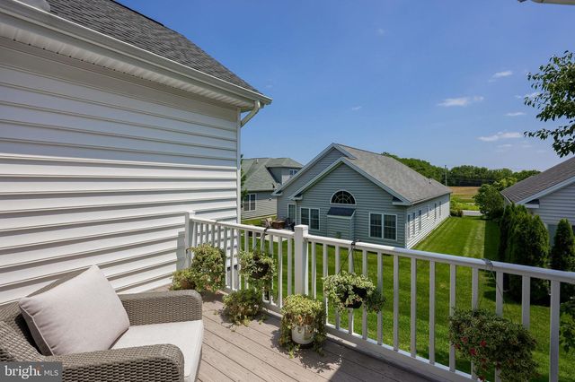 1068 CONSTITUTION DR, Lititz, PA 17543