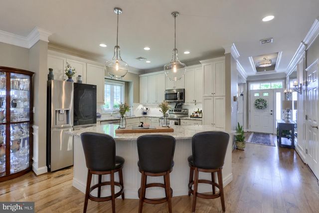 1068 CONSTITUTION DR, Lititz, PA 17543
