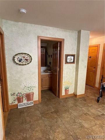 43 Garnet Drive, Cheektowaga, NY 14227