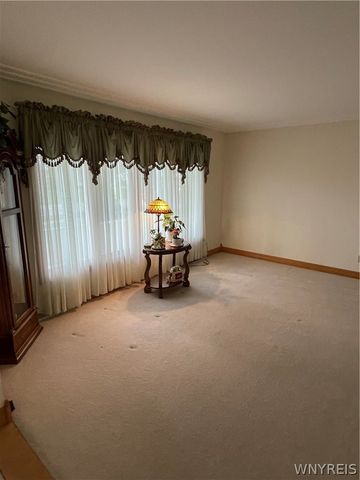 43 Garnet Drive, Cheektowaga, NY 14227