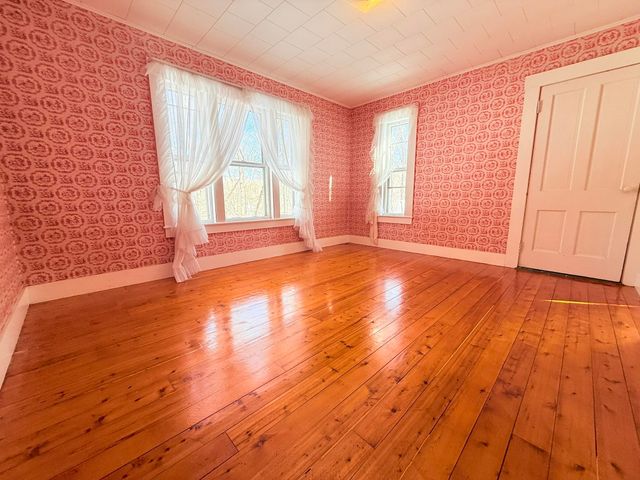 78 Sargent Lane, Newport, NH 03773