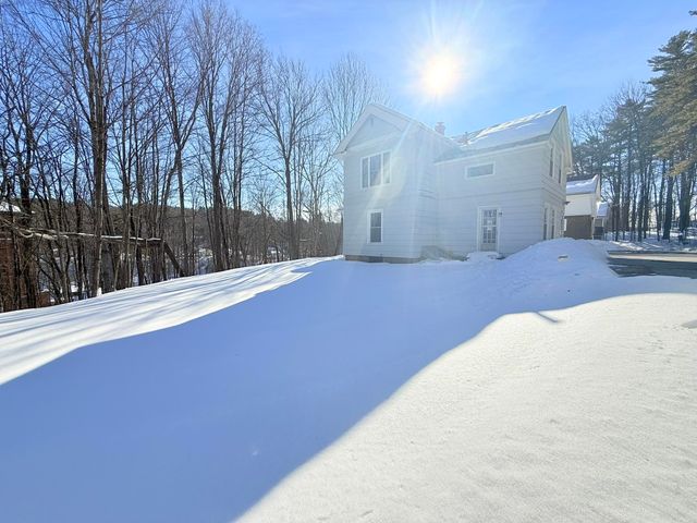 78 Sargent Lane, Newport, NH 03773