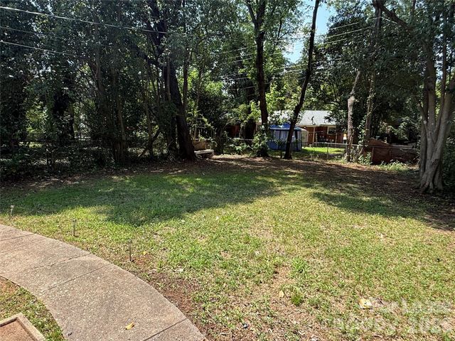 3721 Driftwood Drive, Charlotte, NC 28205