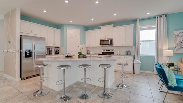 8911 Caroline Bay Court, Kissimmee, FL 34747