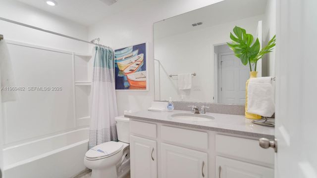 8911 Caroline Bay Court, Kissimmee, FL 34747