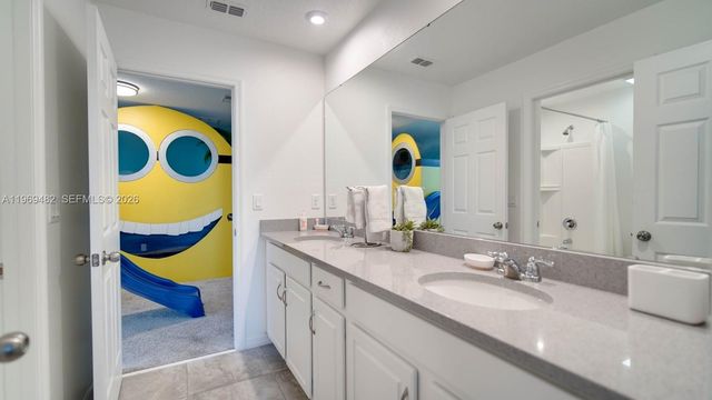 8911 Caroline Bay Court, Kissimmee, FL 34747