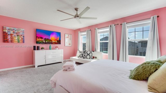 8911 Caroline Bay Court, Kissimmee, FL 34747