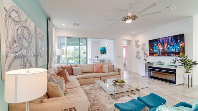 8911 Caroline Bay Court, Kissimmee, FL 34747