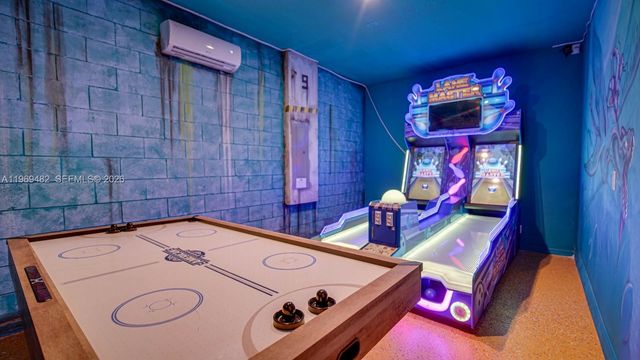 8911 Caroline Bay Court, Kissimmee, FL 34747