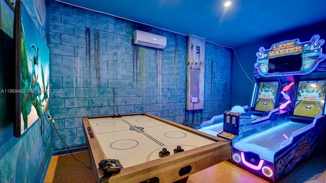 8911 Caroline Bay Court, Kissimmee, FL 34747