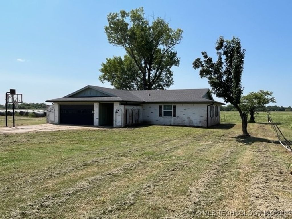 18425 S 270 Road, Morris, OK 74445