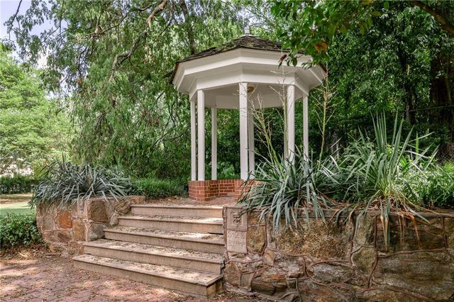 570 Prince Avenue, Athens, GA 30601