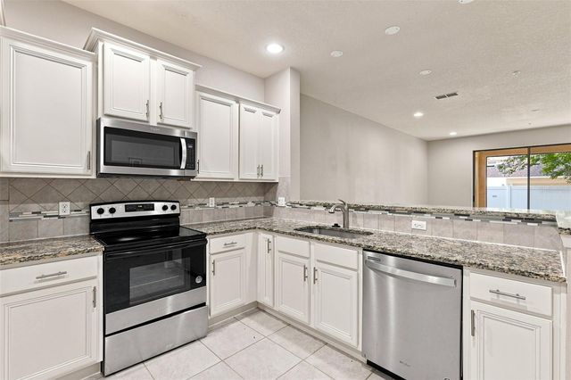 1236 PAVIA DRIVE, Apopka, FL 32703