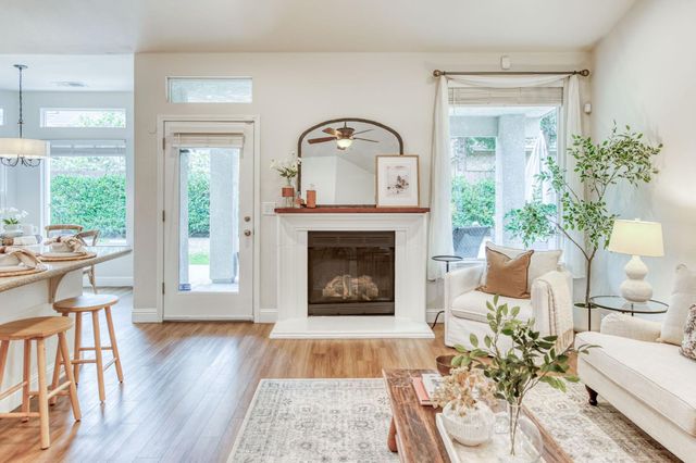 1086 E Olympic Drive, Fresno, CA 93730