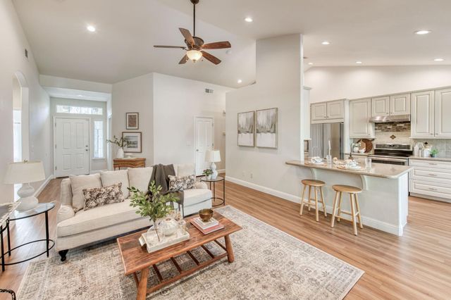 1086 E Olympic Drive, Fresno, CA 93730