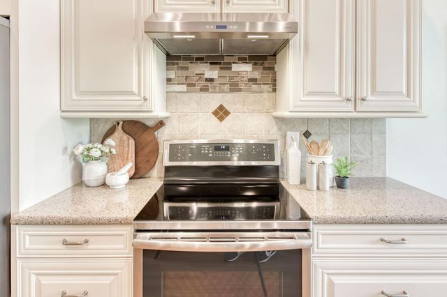 1086 E Olympic Drive, Fresno, CA 93730