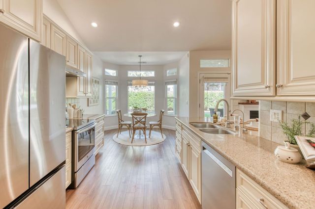 1086 E Olympic Drive, Fresno, CA 93730