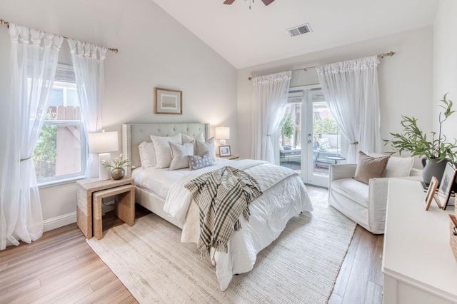 1086 E Olympic Drive, Fresno, CA 93730