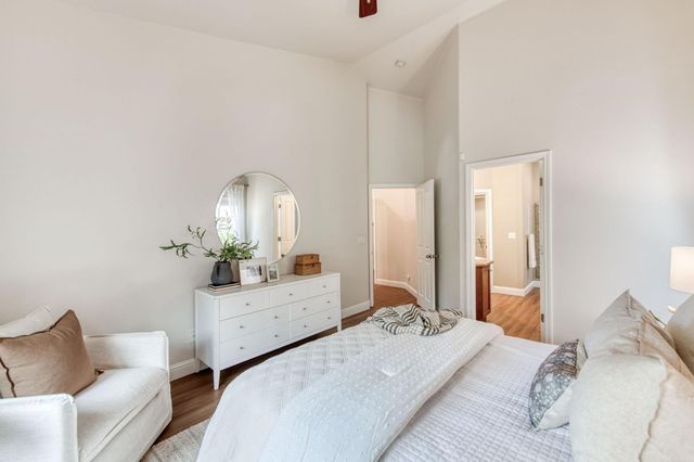 1086 E Olympic Drive, Fresno, CA 93730