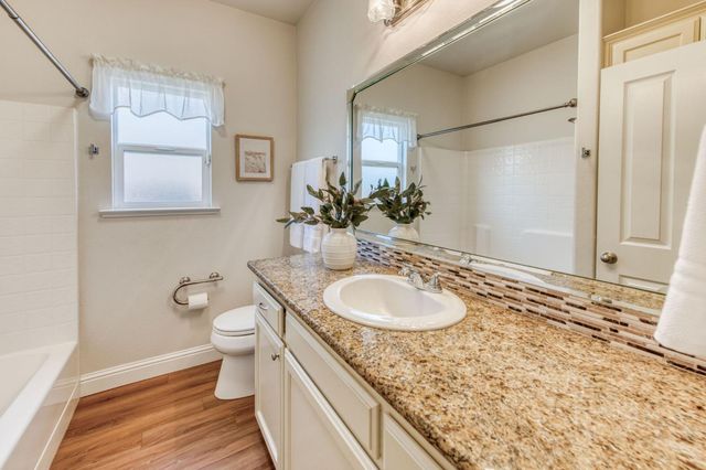 1086 E Olympic Drive, Fresno, CA 93730