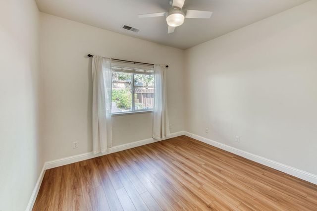 1086 E Olympic Drive, Fresno, CA 93730