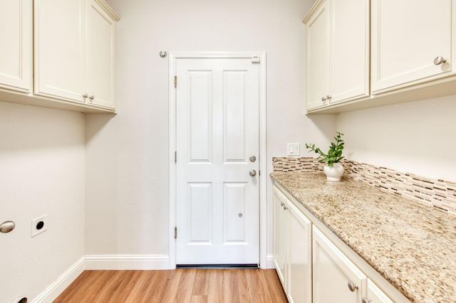 1086 E Olympic Drive, Fresno, CA 93730