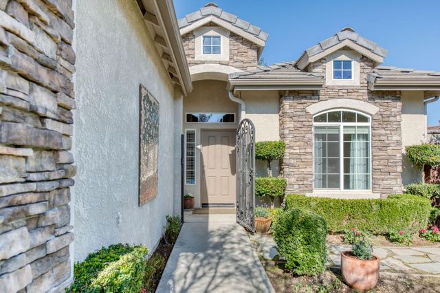 1086 E Olympic Drive, Fresno, CA 93730