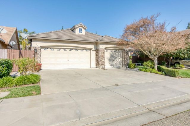 1086 E Olympic Drive, Fresno, CA 93730