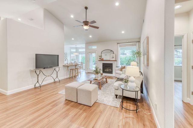 1086 E Olympic Drive, Fresno, CA 93730