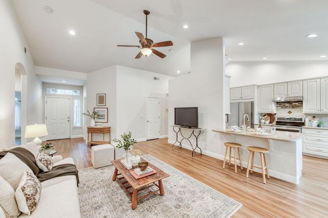 1086 E Olympic Drive, Fresno, CA 93730