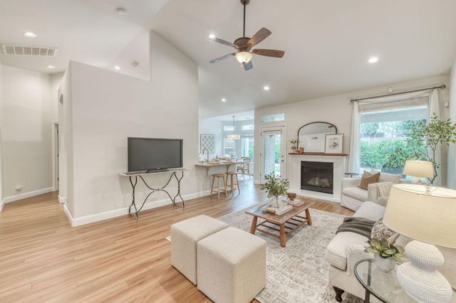 1086 E Olympic Drive, Fresno, CA 93730