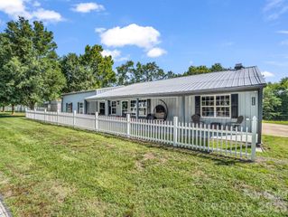 599 Old Henrietta Road, Forest City, NC 28043