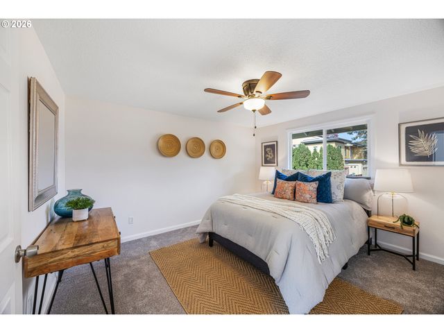 5017 Ne EMERSON Ct, Portland, OR 97218