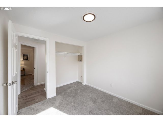 5017 Ne EMERSON Ct, Portland, OR 97218