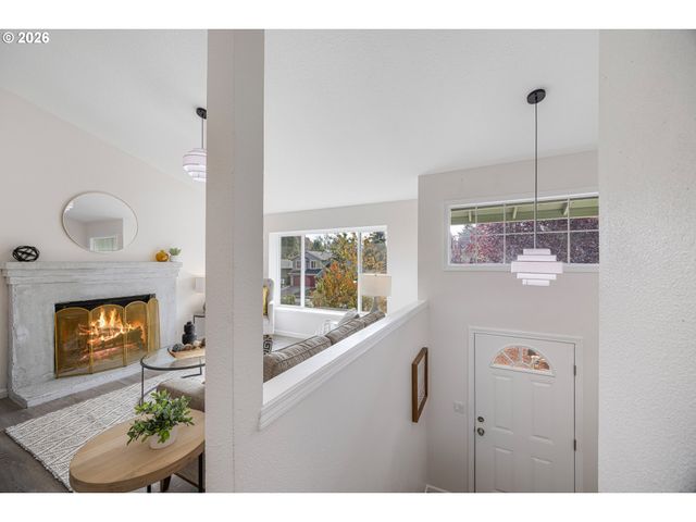 5017 Ne EMERSON Ct, Portland, OR 97218
