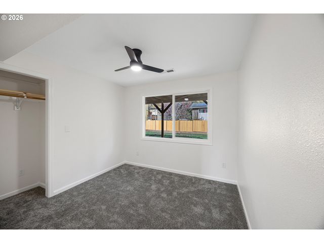 5017 Ne EMERSON Ct, Portland, OR 97218