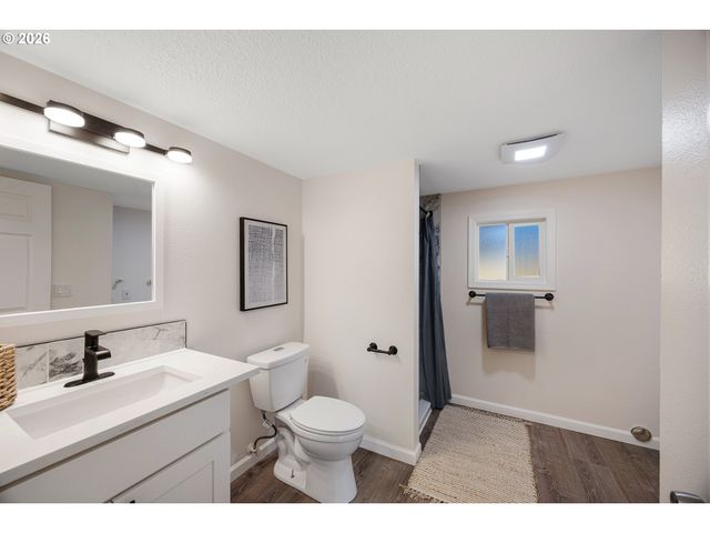 5017 Ne EMERSON Ct, Portland, OR 97218