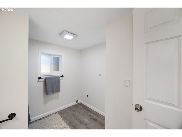 5017 Ne EMERSON Ct, Portland, OR 97218