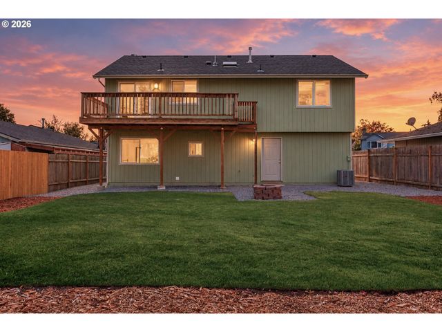 5017 Ne EMERSON Ct, Portland, OR 97218