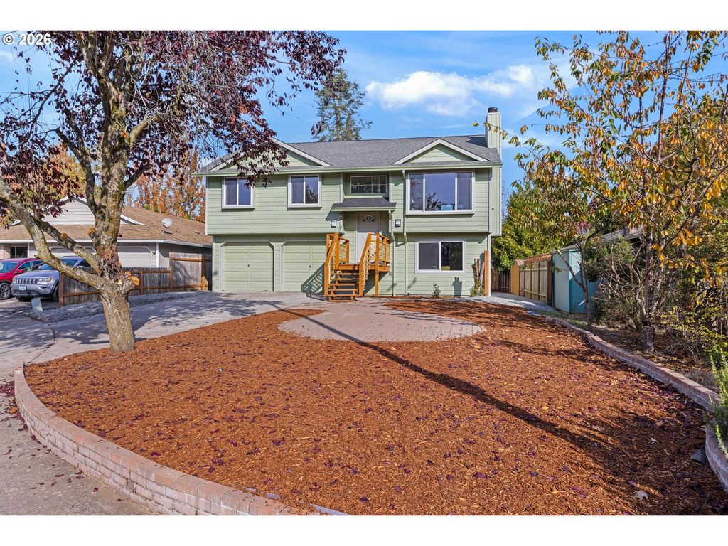 5017 Ne EMERSON Ct, Portland, OR 97218